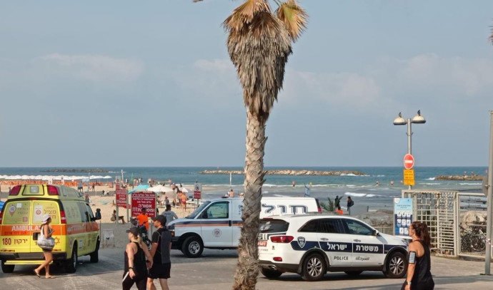 גבר נמצא ללא רוח חיים סמוך לשובר גלים בחוף גורדון בת"א - Vimarsana News