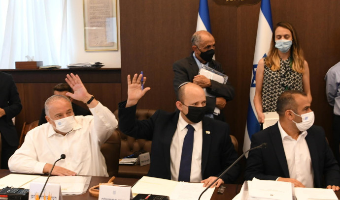 אלי ציפורי: התקציב מורכב כולו מגזירות כלכליות שעברו מכבסת מילים - Vimarsana News