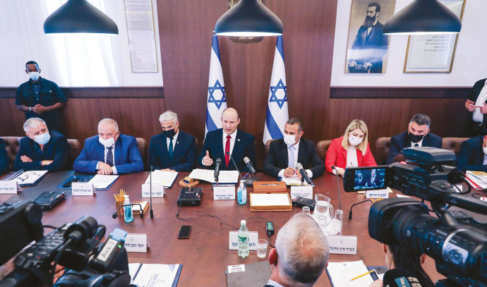 "קבינט הקורונה לא מתכנס כדי להימנע מהגבלות" - Vimarsana News