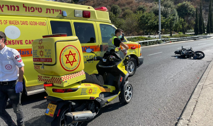 A pedestrian was pronounced dead after being hit by a vehicle in Samaria