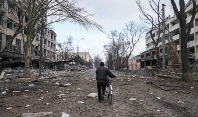 “Challenging period for Russia”: Will Putin intensify the fighting in Mariupol?