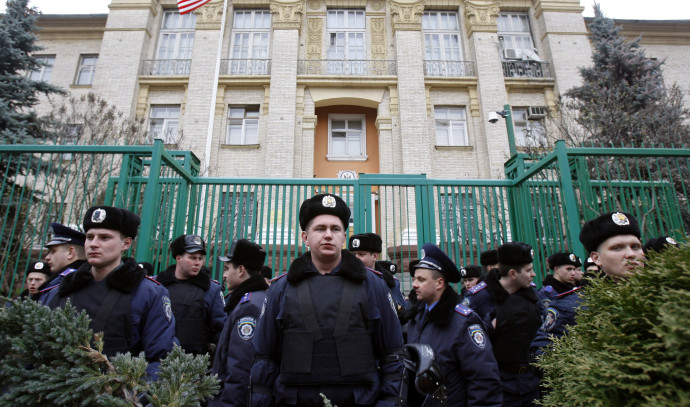 Report: US is considering sending special forces to guard the embassy in Kiev