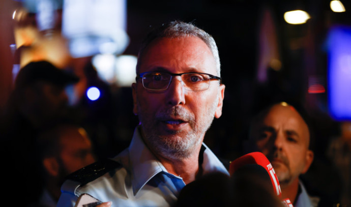 מפקד מחוז תל אביב במשטרה לשעבר בביקורת על הדחתו של אשד: "מכפירה ומבישה"
