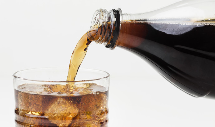 Which is the Healthier Option: Diet or Regular Sugary Drinks? | Dr. Maya Roseman
