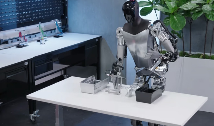 Revolutionizing the Workplace: Advanced Humanoid Robots from Tesla and FIGURE