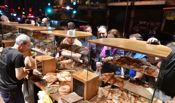 Selon la meilleure tradition : boulangerie Abolafia ouverte à la fin des vacances  montre