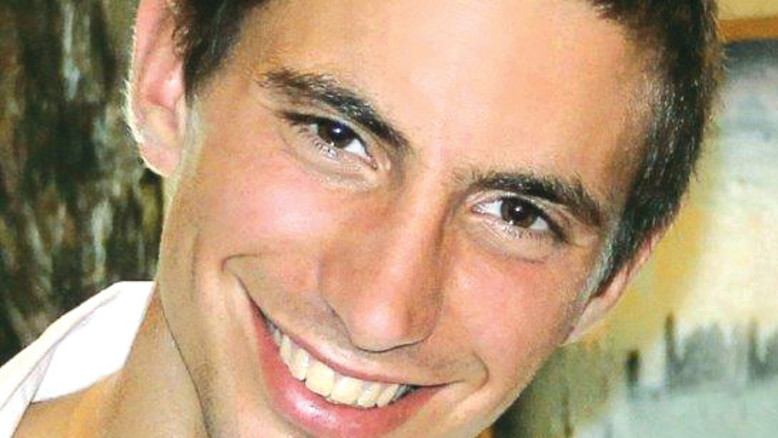 Dopo 11 anni di attesa, la famiglia Goldin trova finalmente la pace con il funerale del sottotenente Hadar Goldin