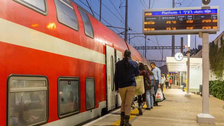 Linea ferroviaria segreta tra Haifa e Abu Dhabi prosegue la costruzione anche in guerra