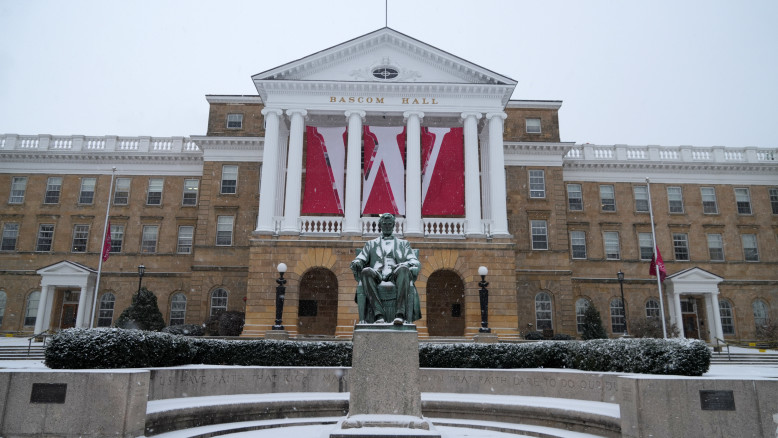 Crisi finanziaria nelle università americane: l'Università del Wisconsin taglia 31 posti di lavoro e lascia 156 posizioni vacanti