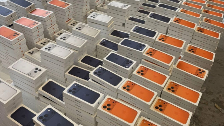 Gli iPhone sugli scaffali dei supermercati: cosa significa l'importazione parallela e cosa ci aspetta in futuro