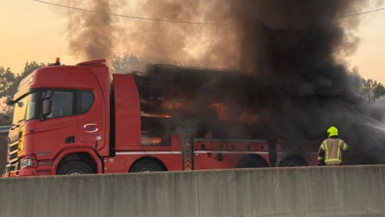 Camion in fiamme blocca Strada 1 e Strada 4 in Israele