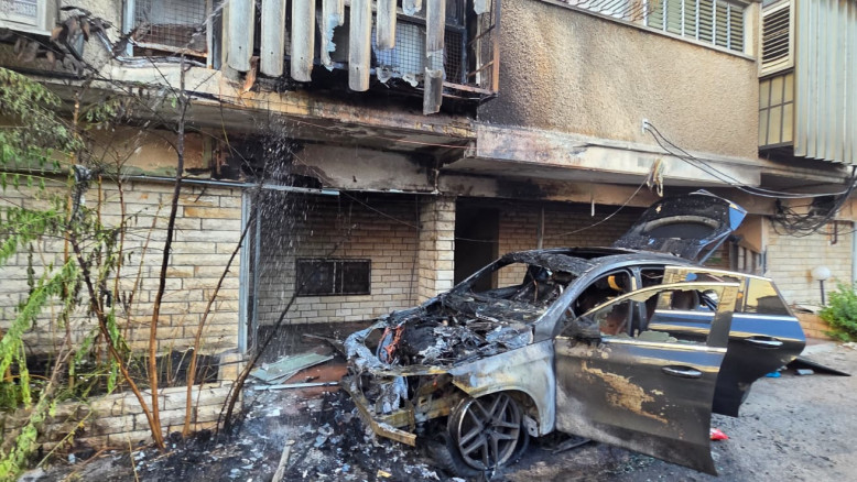 Incendio in un appartamento di Haifa: tre adulti e un bambino salvati, sospetto di incendio doloso