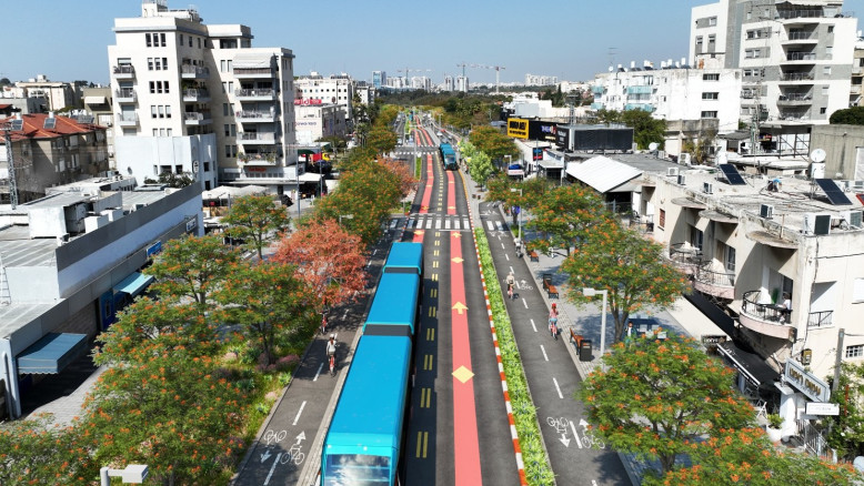 Ness Ziona amplia la linea blu: 5 km di corsie prioritarie, piste ciclabili e 24 fermate intelligenti