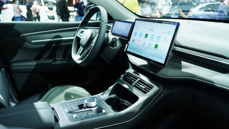 BYD elimina lo schermo rotante per semplificare la connettività