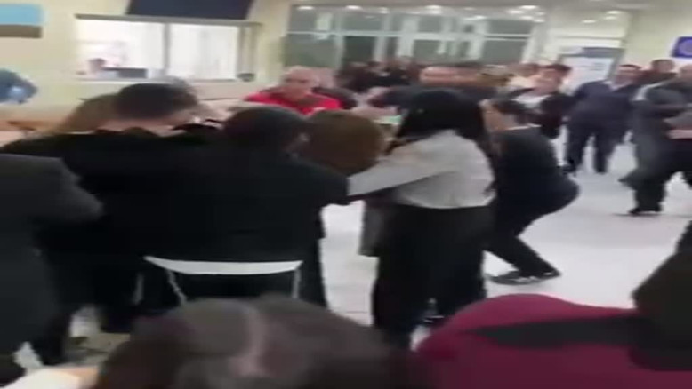 Presidente del consiglio di Yirucham confronta cittadini durante le elezioni Likud