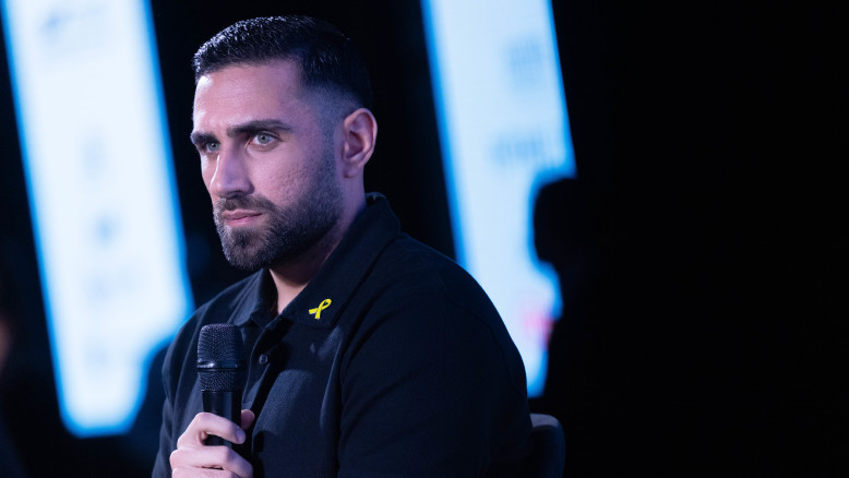 Shaviv Kalfon: 738 giorni di prigionia e l’impatto delle politiche di detenzione israeliane su Hamas