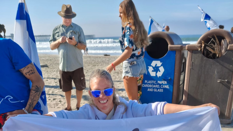 Neta Raubani‑Bersler vince il Campionato mondiale di surf e sostiene la riabilitazione sportiva