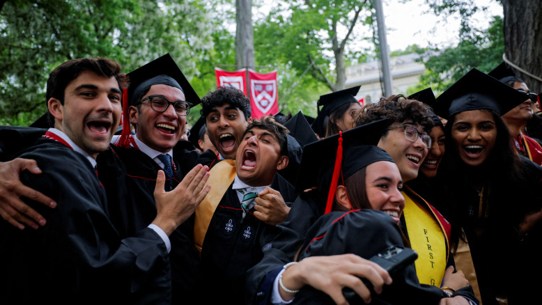 Bituach Leumi propone riduzione delle quote di assicurazione per studenti israeliani all’estero