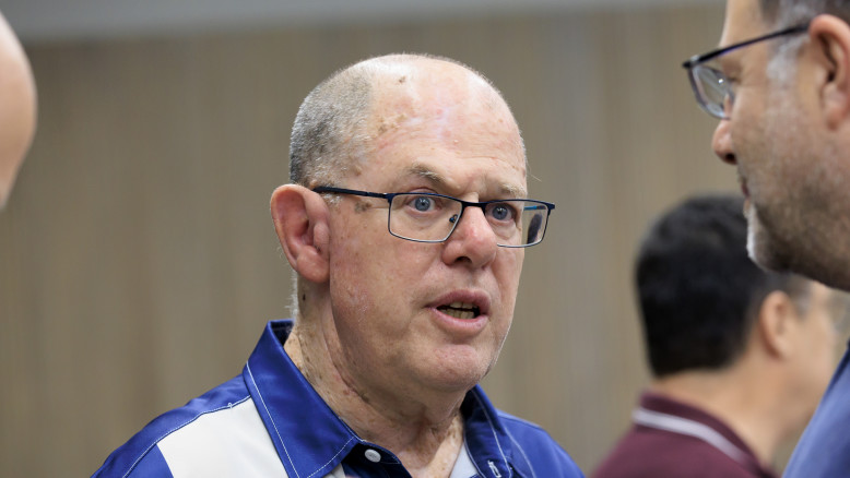 Avi Meller, leggenda del giornalismo sportivo israeliano, muore a 72 anni