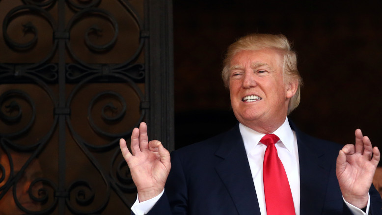 התנודות לא מזיזות לטראמפ: „אני יכול לגרום לדולר לעלות או לרדת כמו יו-יו”