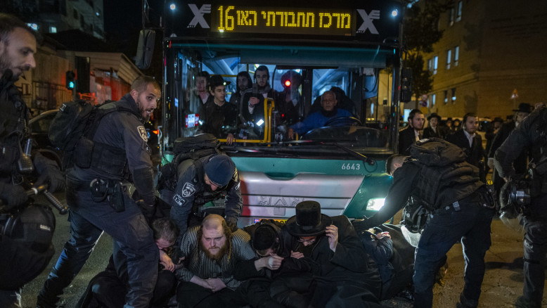 Haredi protestano a Gerusalemme e Beit Shemesh contro l'analisi dei corpi dei neonati morti