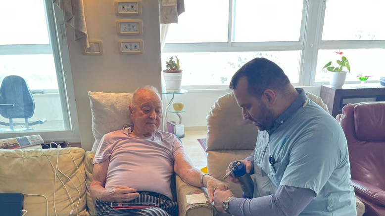 Israele: 112.000 sopravvissuti alla Shoah e lacune nei servizi di supporto