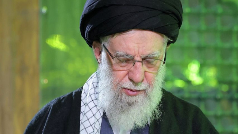 "Traitement par choc politique" : le testament d'Ali Khamenei révélé - et retire le sol sous Téhéran