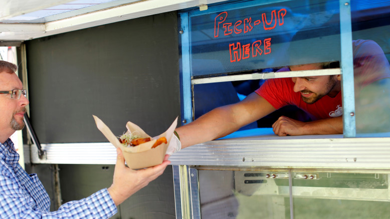 Herzliya introduce “pod truck” 7 giorni su 7: Knesset esamina questioni di discriminazione Shabbat