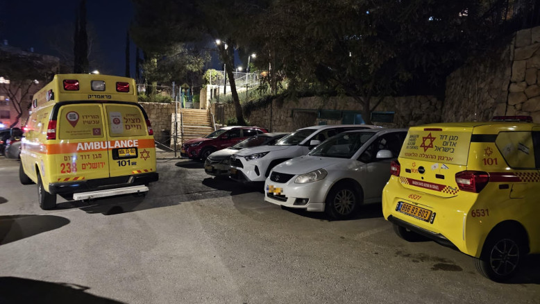 עובד זר כבן 30 נפצע באורח קשה מחפץ כבד באתר בנייה בירושלים