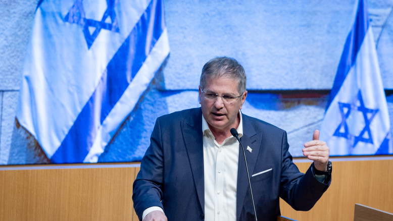 Kisch denies the crisis: "Teachers leave for retirement every year - the numbers are fake"