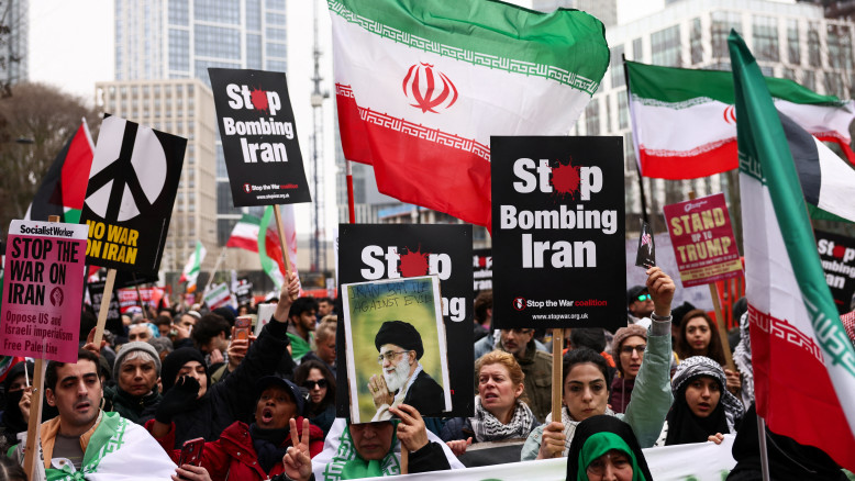 Alongside Iran's Ambassador to Lebanon: American Sanctions Imposed on Nine Individuals