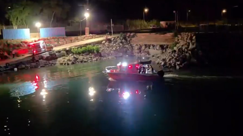 באישון לילה: שלושה נערים חולצו לאחר שנסחפו לעומק הכנרת | צפו בתיעוד