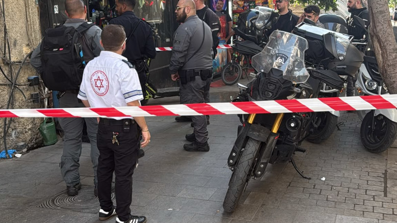 תל אביב: גבר בן 75 במצב קשה כתוצאה מפציעות חודרות