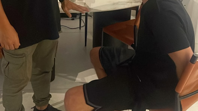 צעיר מחולון נעצר בחשד לדקירת גבר סמוך למלון רויאל ביץ' בתל אביב