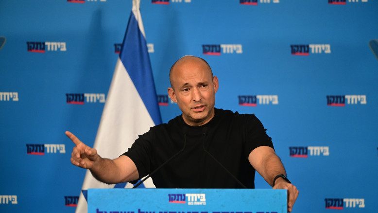 המשוואה של בנט: „אם חיזבאללה יורה עלינו – אנחנו פוגעים באיראן”