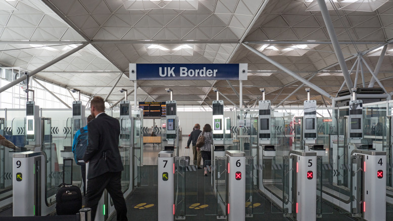 Without taking out the passport: the European country launches a border crossing with facial recognition only