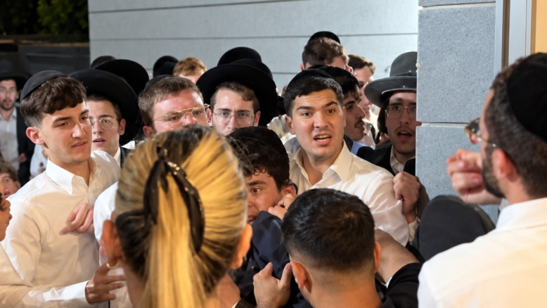 בהמשך למהומה במודיעין: העריק שוחרר – המשטרה כורזת למפגינים להתפזר | דיווח