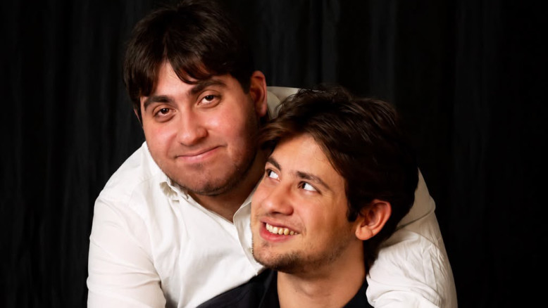 Brothers in Life and on Stage: An Autistic Spectrum Actor Portrays a Character with Autism in "הדוב השומר עליי"