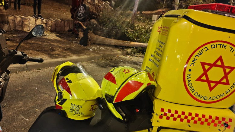 בן 19 במצב בינוני לאחר שהתהפך עם רכבו בשדרות שמואל מאיר בירושלים