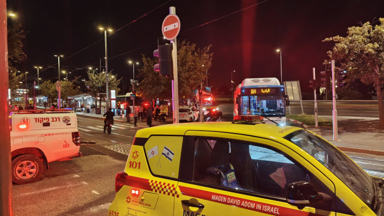 אישה כבת 35 נפצעה באורח קשה לאחר שנפגעה מאוטובוס בירושלים