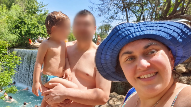 قُتلت يانا زيكوفا أمام ابنها، تقول الجارة: "كانت امرأة صالحة