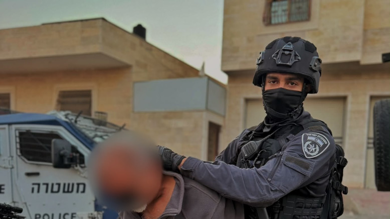 لا مكان لك على أرضنا": ثلاثة اعتقلوا في الخليل للاشتباه في تحريضهم على الإرهاب
