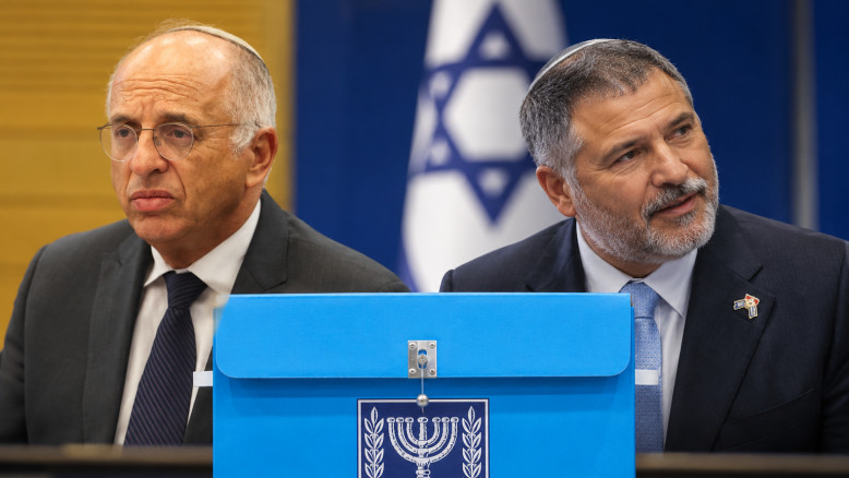 החשד להטיית הבחירות: סולברג הורה לזיני לחקור חשד למימון זר ושוחד בחירות