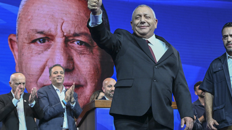 איזנקוט לא מחכה לממשלה - וחושף את הצעדים הבאים