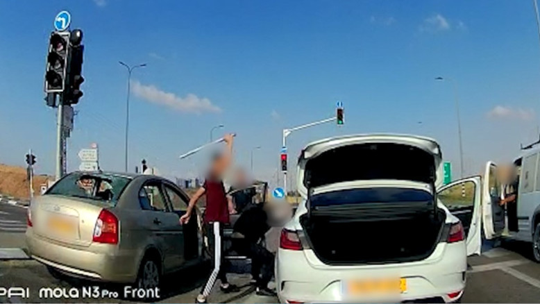 Sondaggio Or Yark: il 97 % degli israeliani ha visto veicoli che tagliano la strada, il 49 % ha osservato violenza stradale