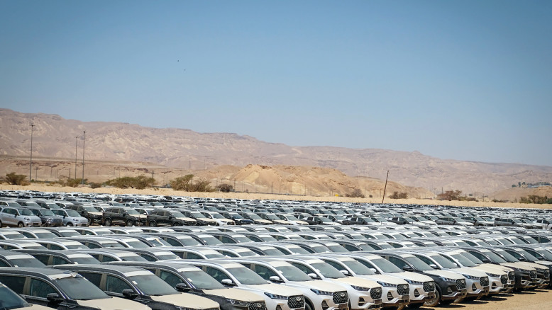 Veicoli di lusso e auto elettriche: i nuovi obiettivi dei ladri secondo il rapporto 2024