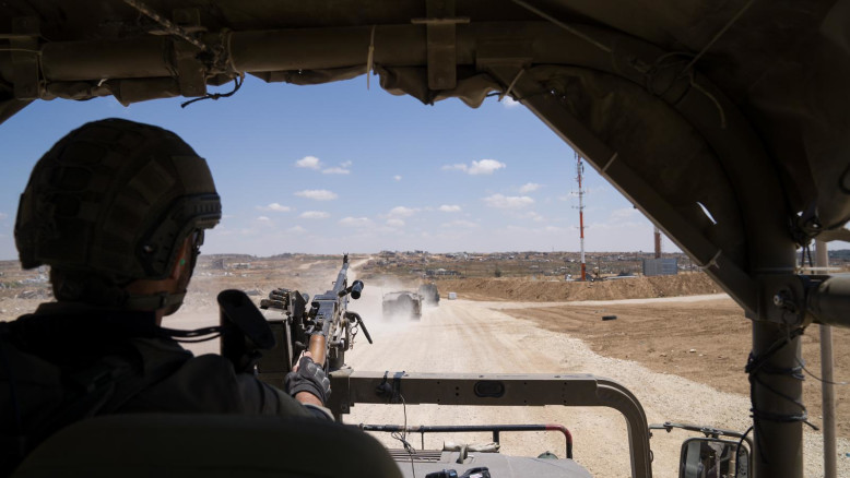 Mamma Aria: donne che chiedono parità nelle responsabilità domestiche e nella stabilità familiare