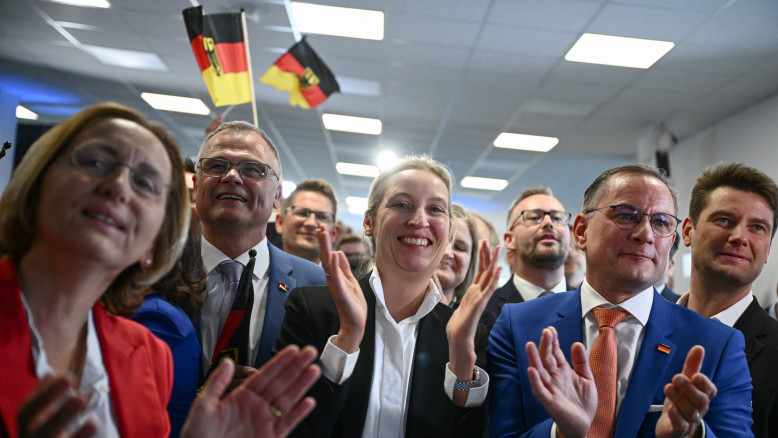 La batalla por la extrema derecha en Alemania: el partido líder llega a una decisión