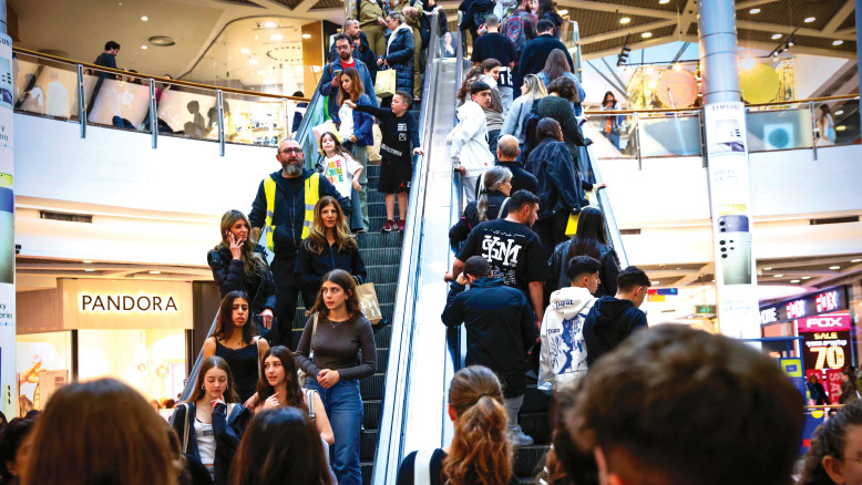 Economia Circolare: Donare e Riciclare Abbigliamento per Ridurre Sprechi e Sostenere i Bisognosi