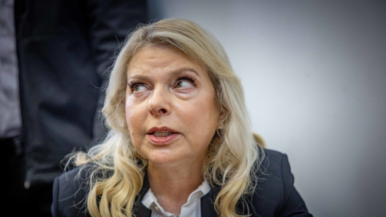 Sentenza di diffamazione annullata: Sarah Netanyahu non deve più ricevere 120.000 shekel da Silvi Gensia